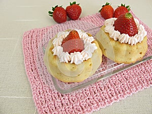 Small stuffed strawberry cakes