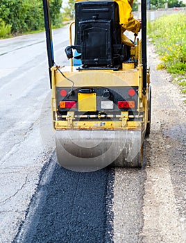 Small tandem vibration roller compactor