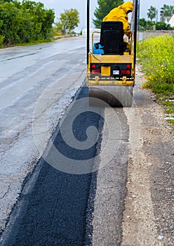 Small tandem vibration roller compactor