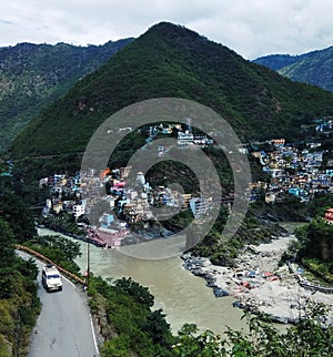 A small town in the lap of the Devprayag mountains, where the confluence of the Alaknanda and Bhagirathi rivers i