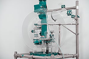 Small volume chemical reactor. Multitask pilot reactor for semi-industrial production