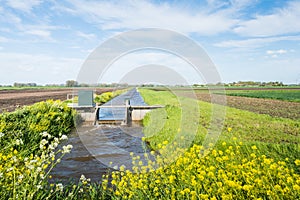 Small weir for water level control in a Dutch polder