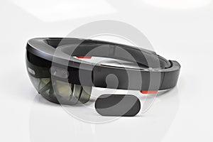 Smart holographic lens glasses for mixed virtual reality