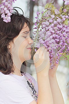 Smell flowers