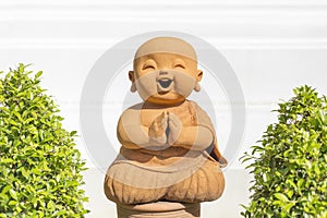 Buddista nuovo arrivato scultura 