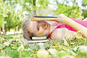 Lectura un libro 