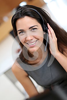 Smiling operator in callcenter