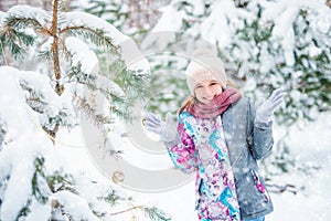 Smiling teenage girl wobble of snow