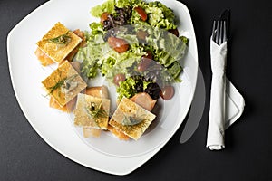 Smoked Salmon Cocktail Bites with Salad