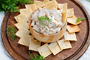 Smoked salmon and cream cheese dip with crackers