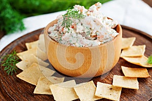 Smoked salmon and cream cheese dip with crackers