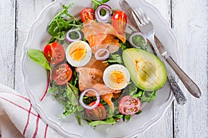 Smoked salmon salad with greens