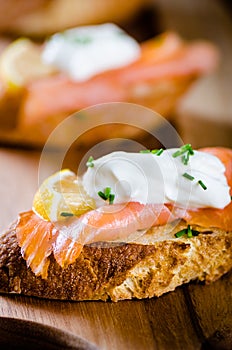 Smoked salmon on toasted bread