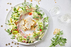 Smoked salmon wreath with crackers