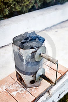 Smoking charcoal chimney starter bucket for barbecue