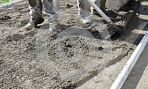 Smooth concreting the floor