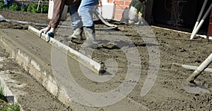 Smooth concreting the floor