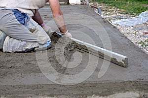 Smooth concreting the floor