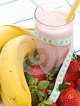 Smoothie made with strawberries and bananas