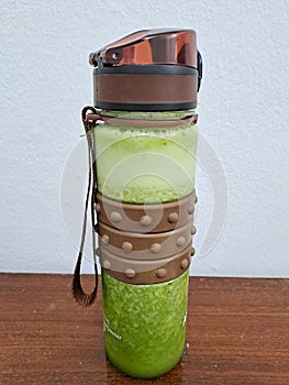 Smoothies kale and pineapple