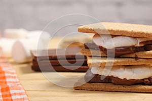 Smores. Marshmallow with Chocolate and Graham Crackers