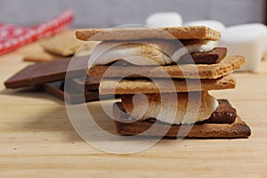 Smores. Marshmallow with Chocolate and Graham Crackers