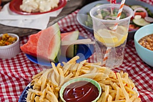 Snacks and drink decorated with 4th july theme