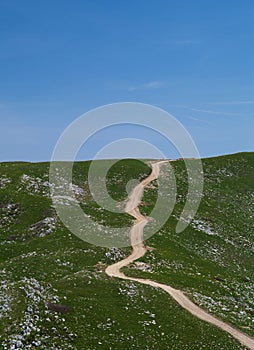 Snakelike mountain path