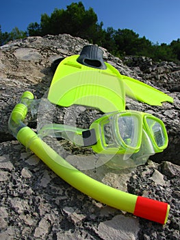 Snorkling mask and fins photo