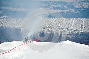 Snow cannon