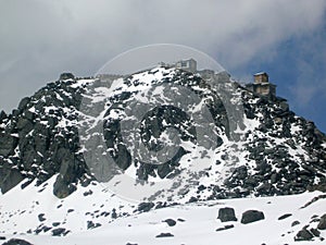 Snow-covered Chattan Tibba Contonment