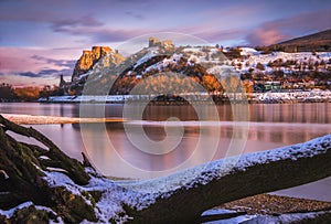 Snow Covered Devin Castle ar Sunrise