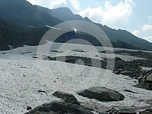 Snow covered mountains around Sonamarg