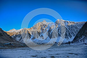 Snow filled mountains at sonmarg