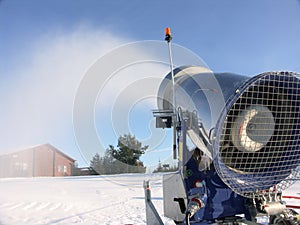 Snow gun