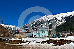 Snow laden peaks at Kashmir