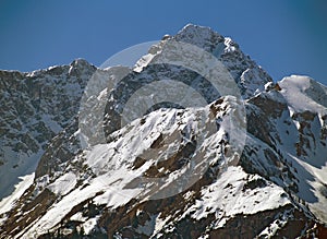 SNOW_IN_THE_MOUNTAIN