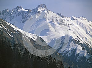 SNOW_IN_THE_MOUNTAIN