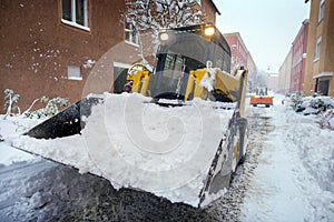 Snow plow for road cleaning