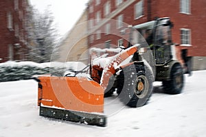 Snow plow for road cleaning