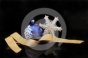 Snow scene bauble decoration