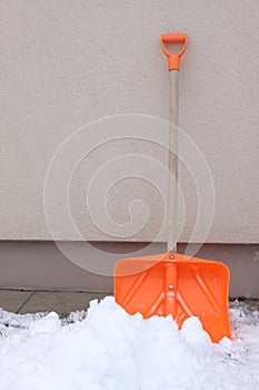 Snow shovel