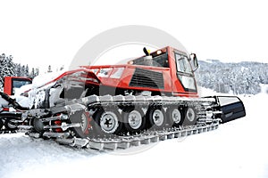 Snow vehicle