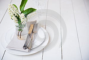 Snow white wedding table decor