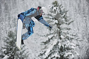 Snowboard jump