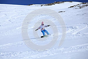 Snowboarder freeriding