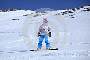 Snowboarder freeriding