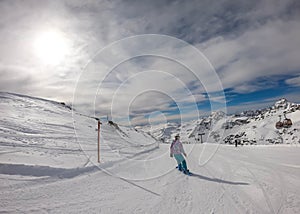 MÃ¶lltaler Gletscher - A snowboarder going down the slope