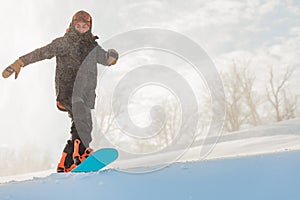A snowboarder making a turn