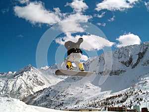Snowborder (girl) jumping